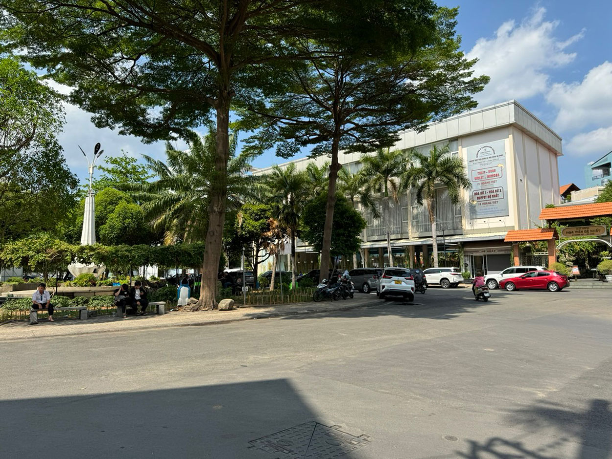 Nhà phố 2 lầu (3,6x19,5) đối diện Công Viên đường Nguyễn Đình Khơi-khu Đệ Nhất K.Sạn,Khu ít nhà bán
